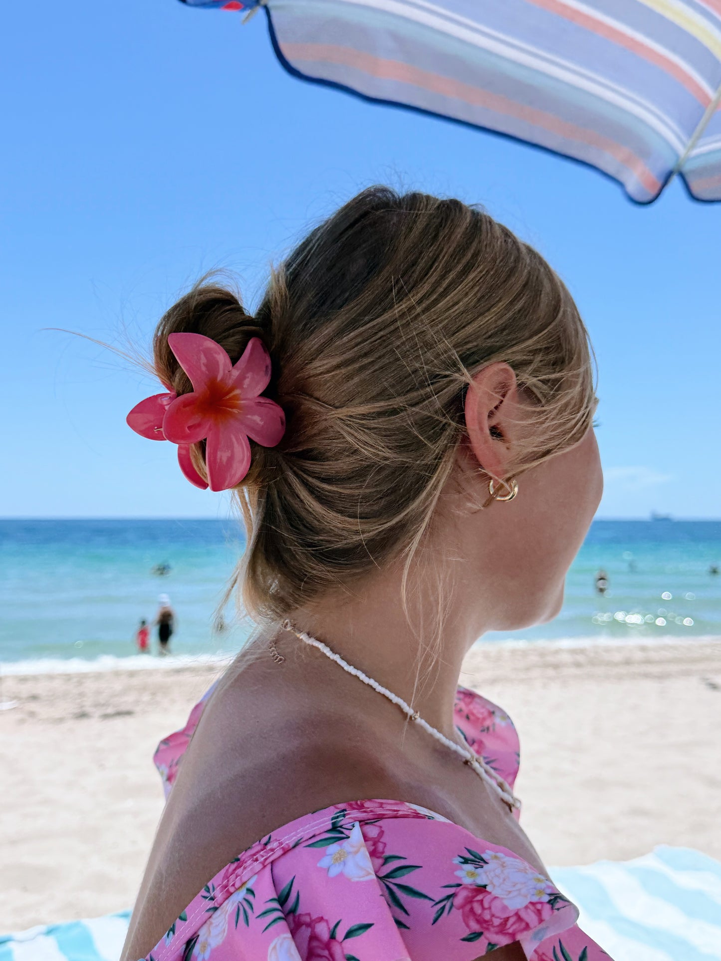 beachy floral clips