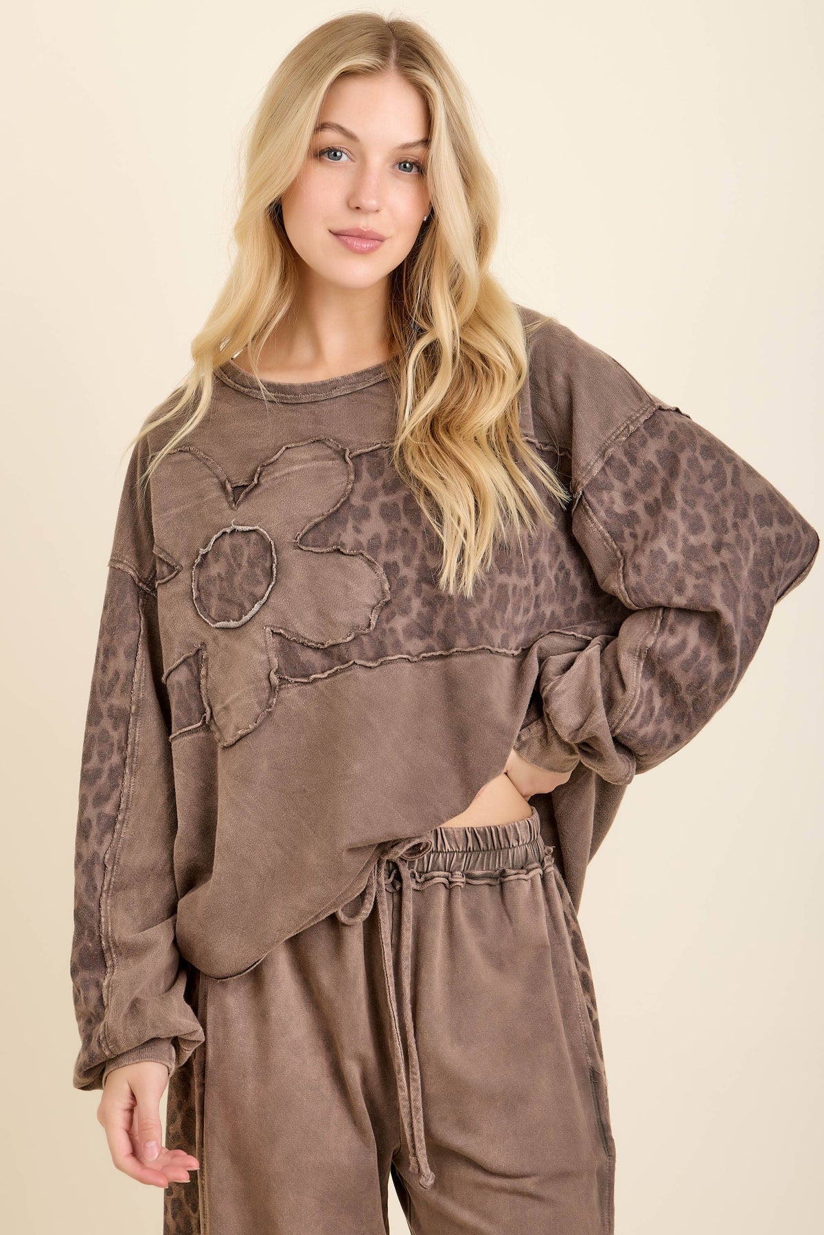 Leopard Daisy Patched Sweatshirt