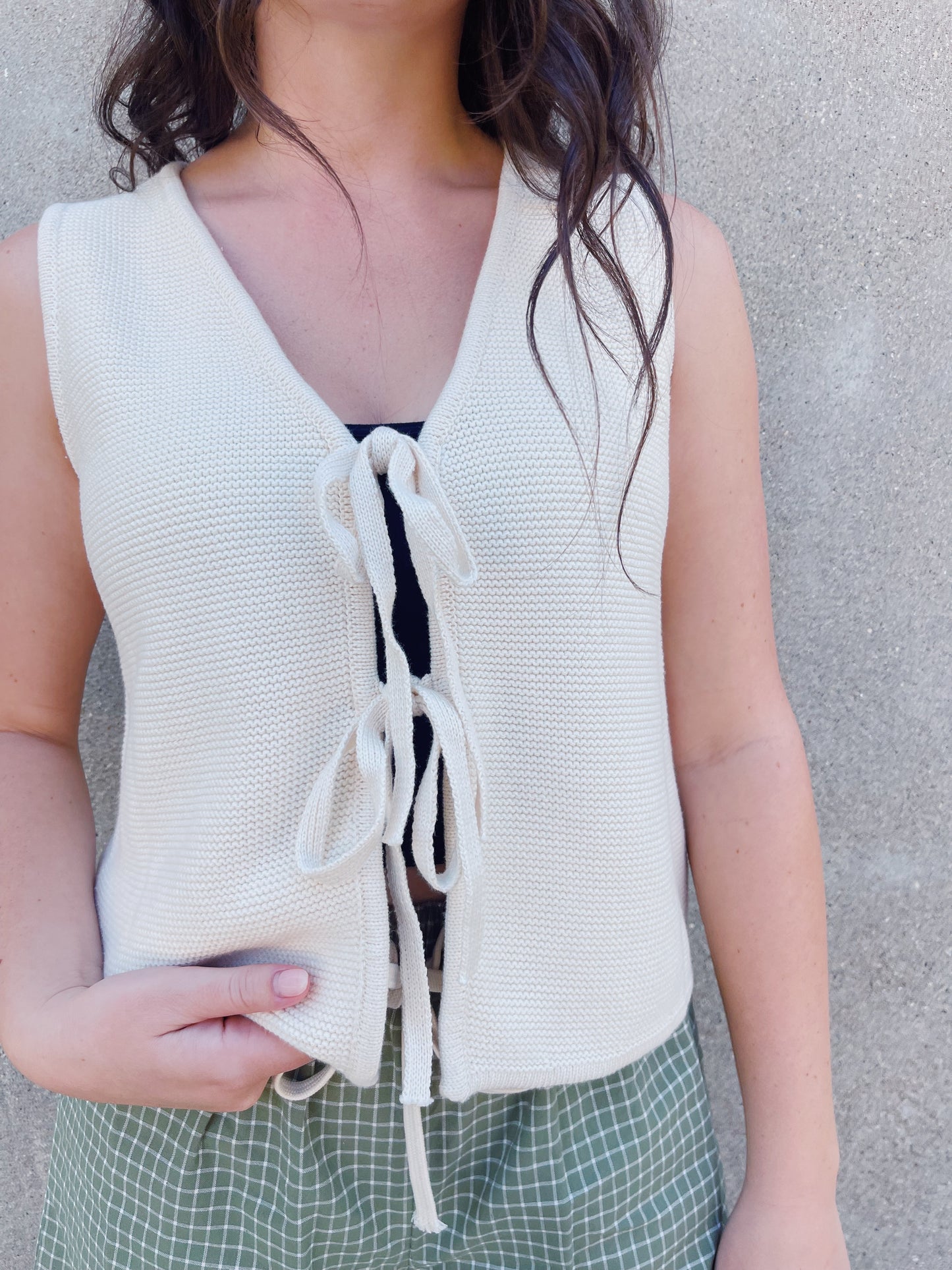 Sandy bow tie top