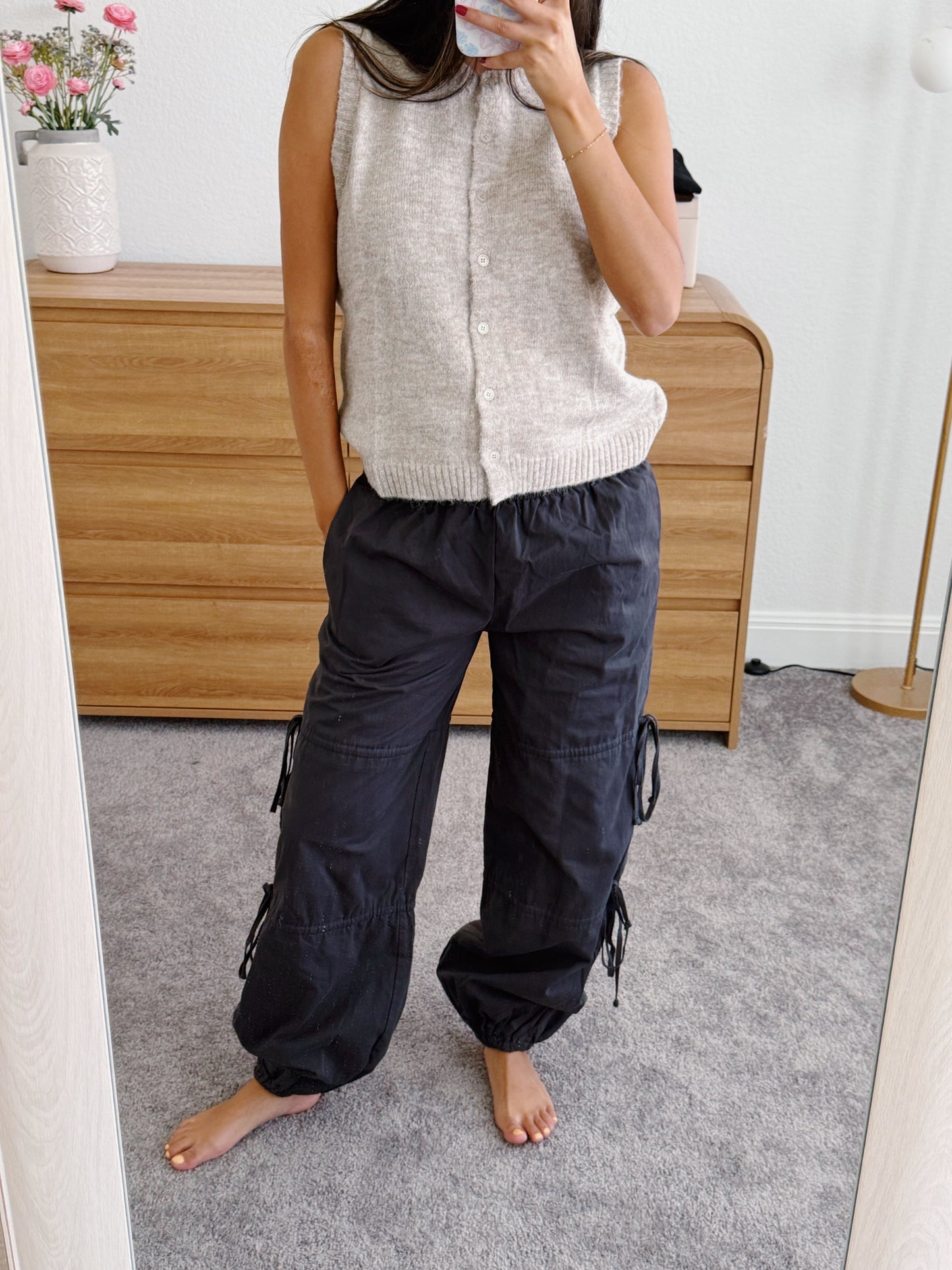 fall staple sweater vest -GREY