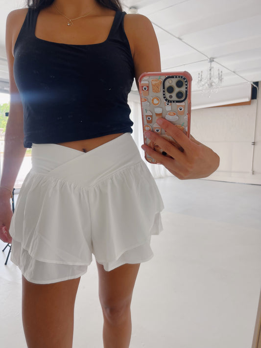 active shorts -WHITE 1 LEFT