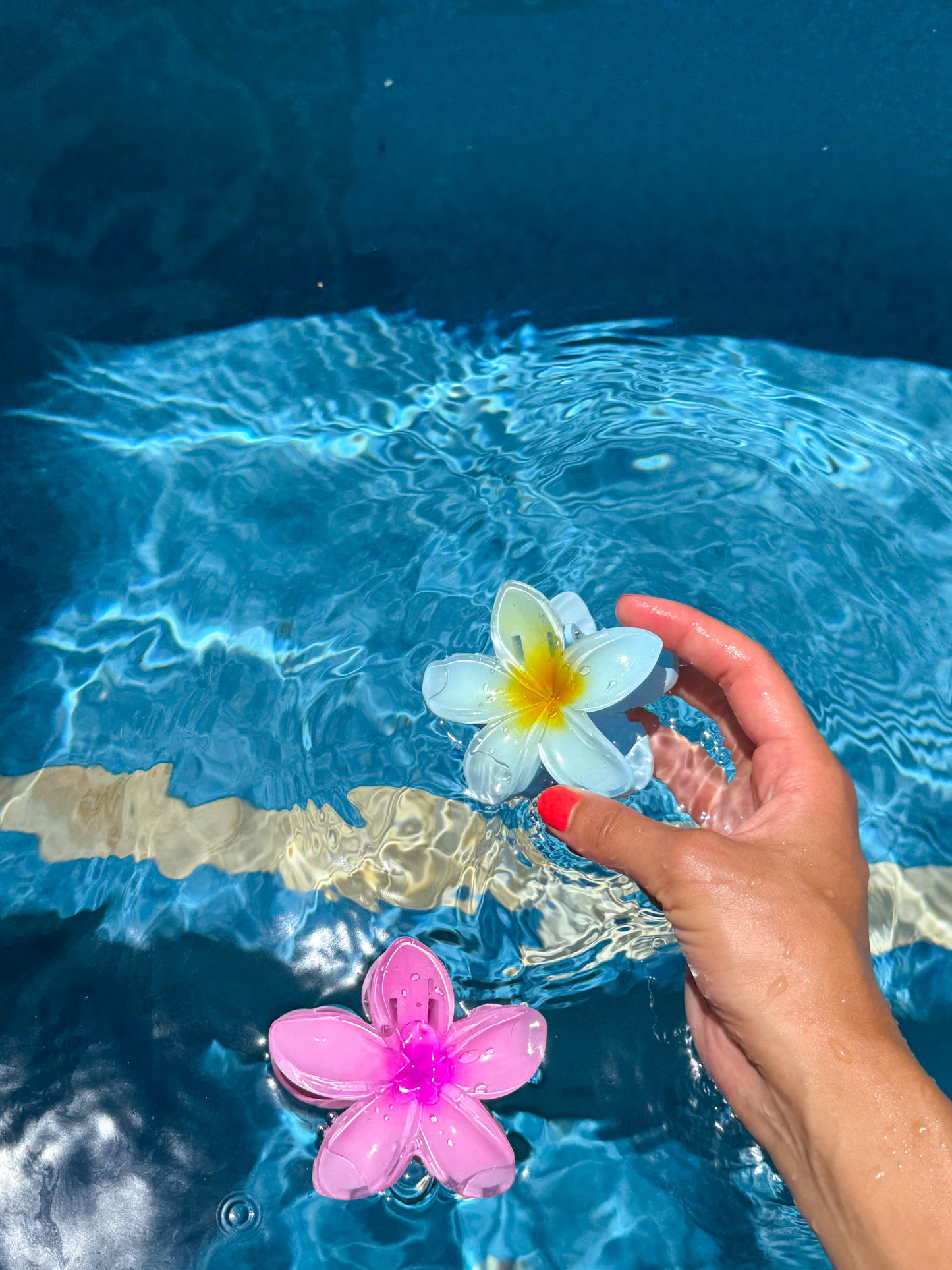 beachy floral clips