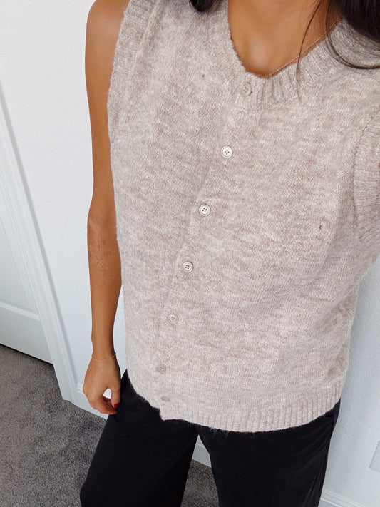 fall staple sweater vest -GREY