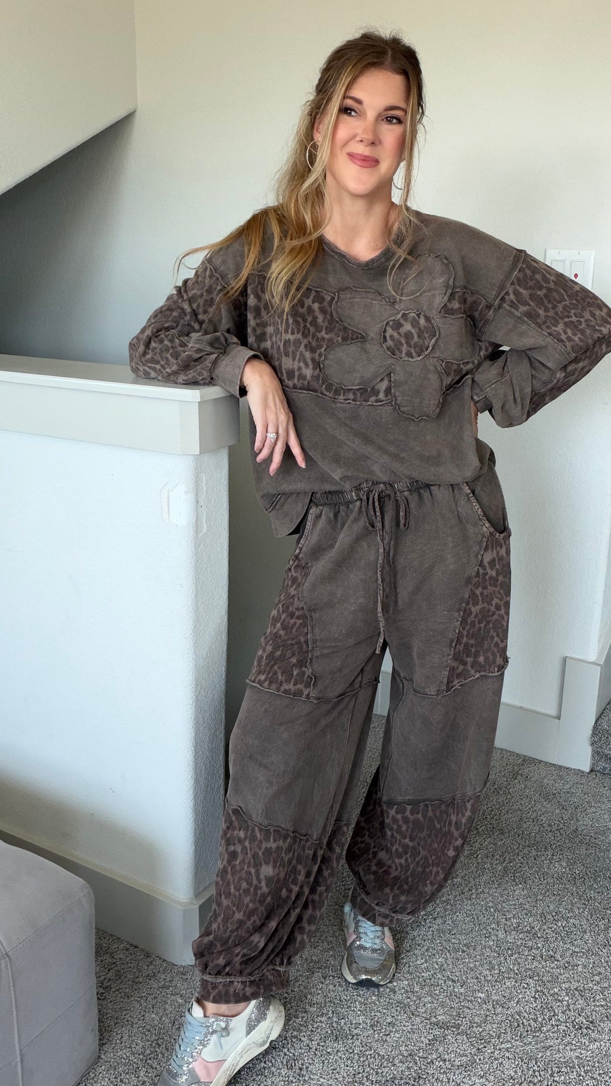 Leopard Daisy Patched Sweatshirt