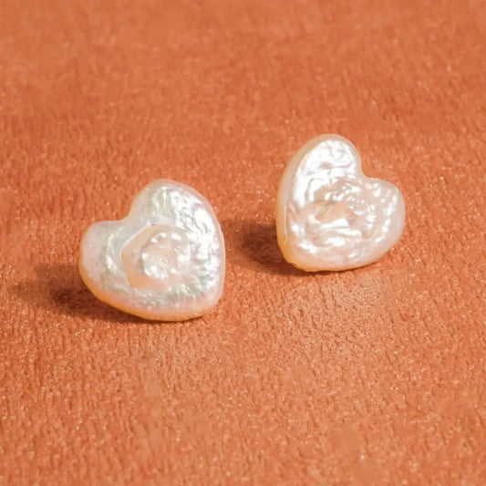 beachy pearl studs