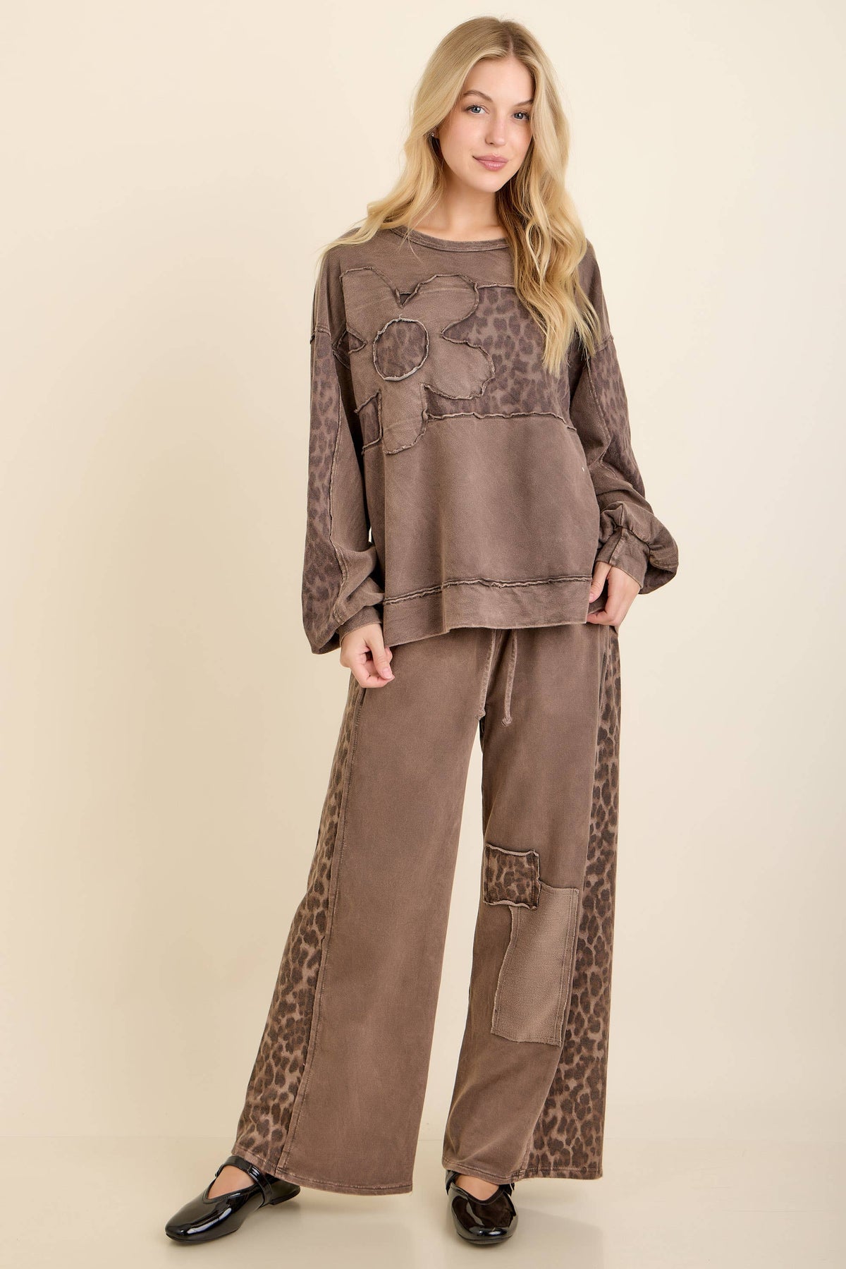 Leopard Daisy Patched Sweatshirt